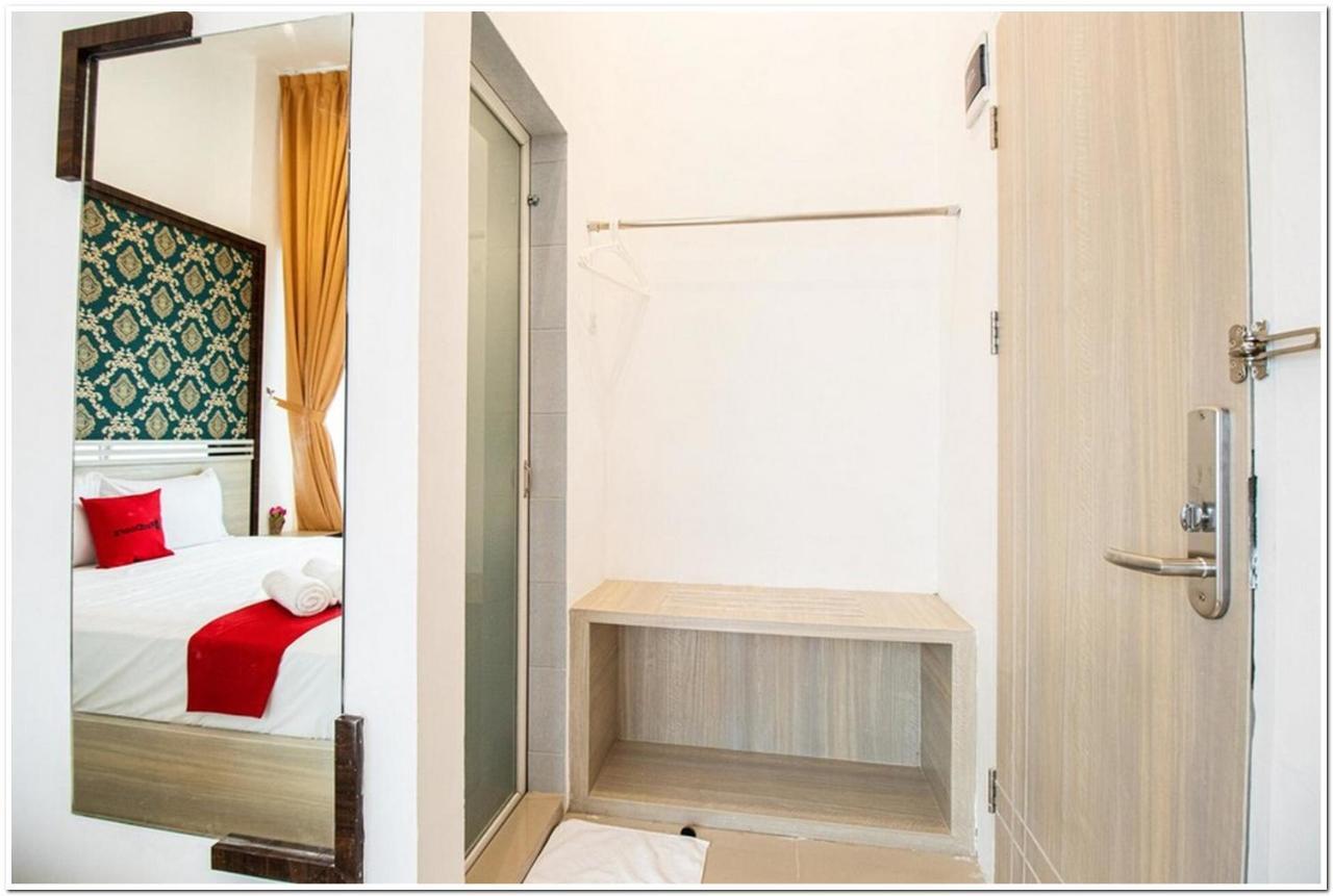 เรดดอร์ซ พลัส แอท เซนตริยุม กาตัมโซ เมดาน Hotel ภายนอก รูปภาพ
