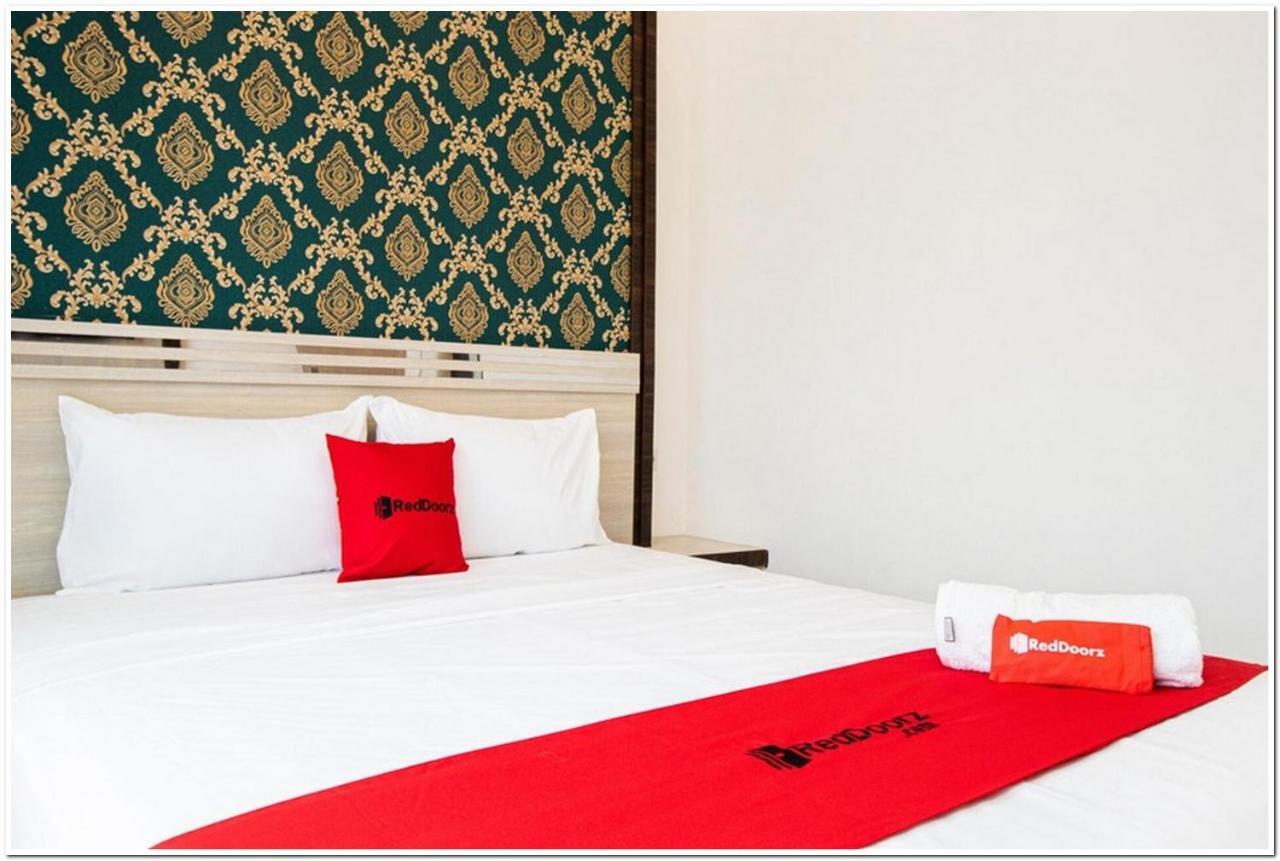 เรดดอร์ซ พลัส แอท เซนตริยุม กาตัมโซ เมดาน Hotel ภายนอก รูปภาพ